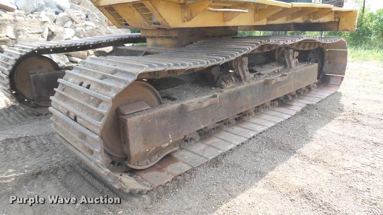 image for item DB3307 1990 Caterpillar 235C excavator