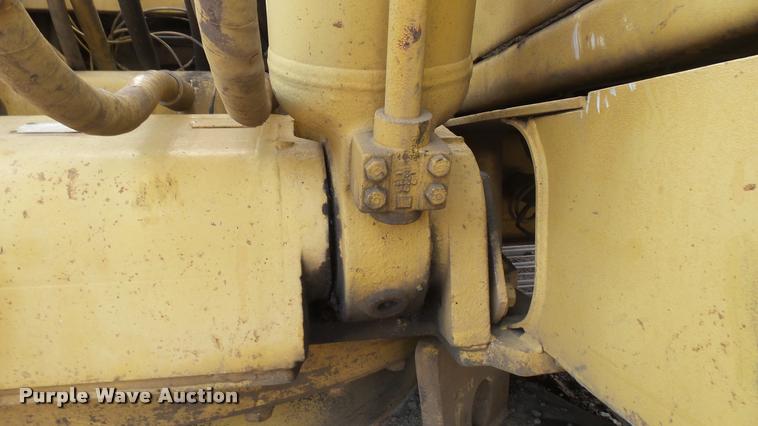 image for item DB3307 1990 Caterpillar 235C excavator
