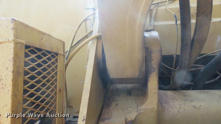 image for item DB3307 1990 Caterpillar 235C excavator