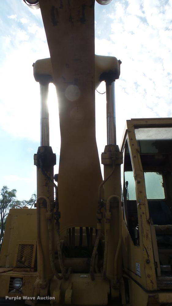 image for item DB3307 1990 Caterpillar 235C excavator