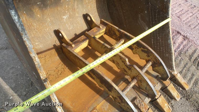 image for item DB3307 1990 Caterpillar 235C excavator