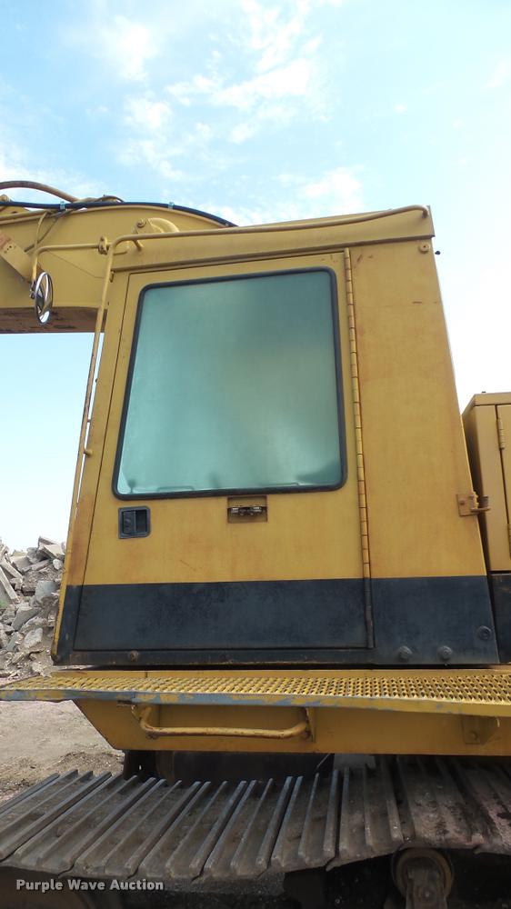 image for item DB3307 1990 Caterpillar 235C excavator