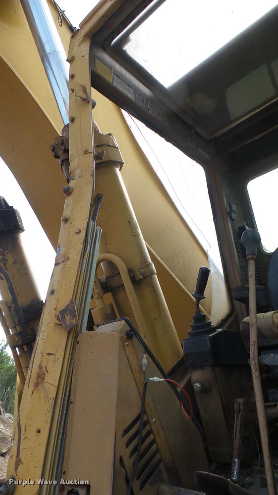 image for item DB3307 1990 Caterpillar 235C excavator