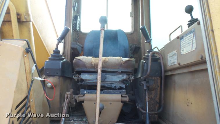 image for item DB3307 1990 Caterpillar 235C excavator