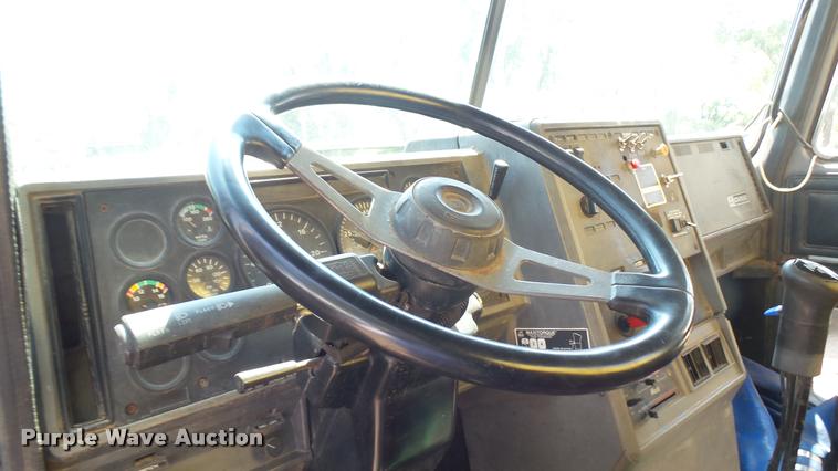 image for item DB3318 1994 Mack CH613 tank truck