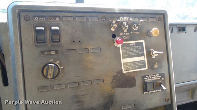 image for item DB3318 1994 Mack CH613 tank truck