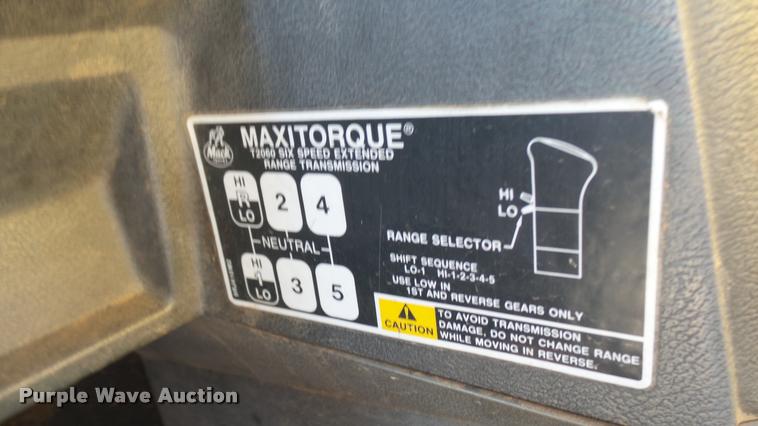 image for item DB3318 1994 Mack CH613 tank truck