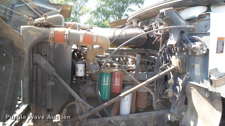 image for item DB3318 1994 Mack CH613 tank truck