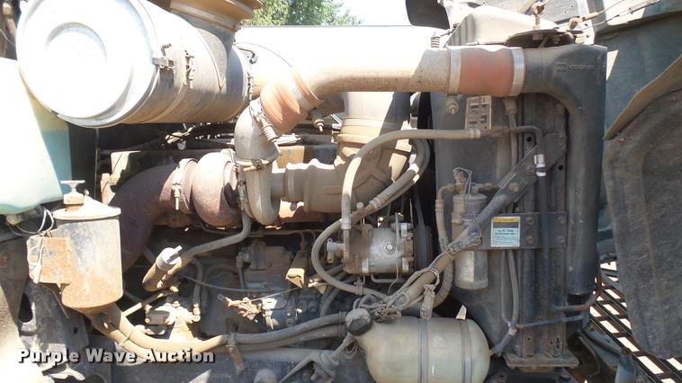 image for item DB3318 1994 Mack CH613 tank truck