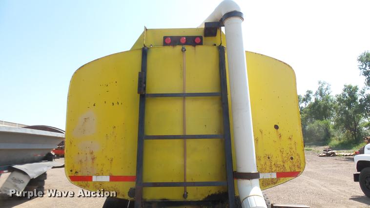 image for item DB3318 1994 Mack CH613 tank truck