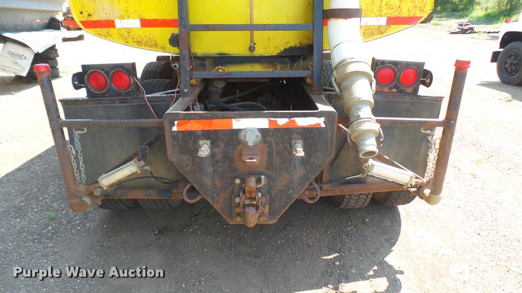 image for item DB3318 1994 Mack CH613 tank truck