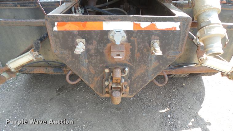 image for item DB3318 1994 Mack CH613 tank truck