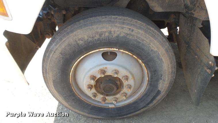 image for item DB3318 1994 Mack CH613 tank truck