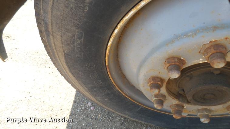 image for item DB3318 1994 Mack CH613 tank truck