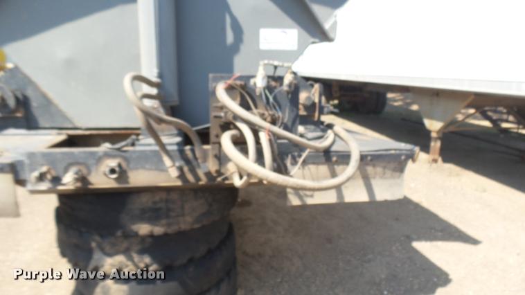 image for item DB3319 1997 Smithco SC2002 side dump trailer