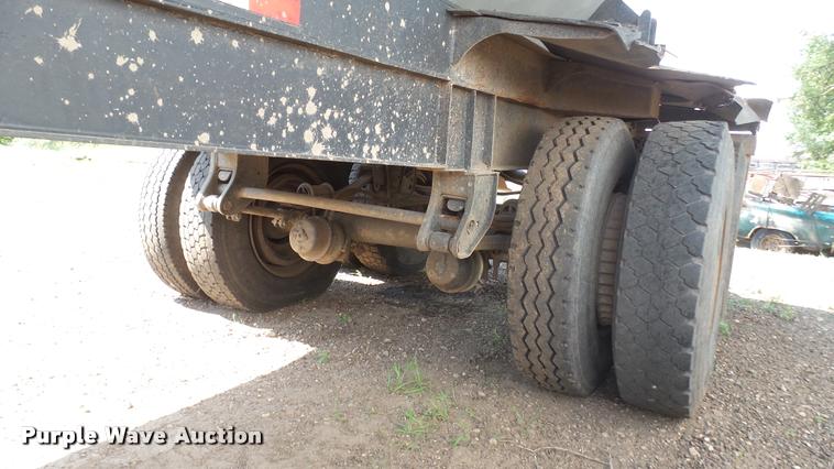 image for item DB3319 1997 Smithco SC2002 side dump trailer