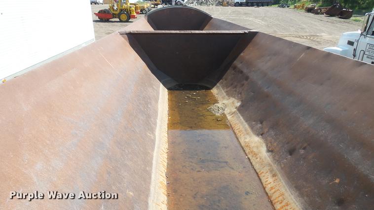 image for item DB3319 1997 Smithco SC2002 side dump trailer