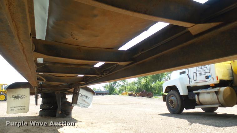 image for item DB3319 1997 Smithco SC2002 side dump trailer