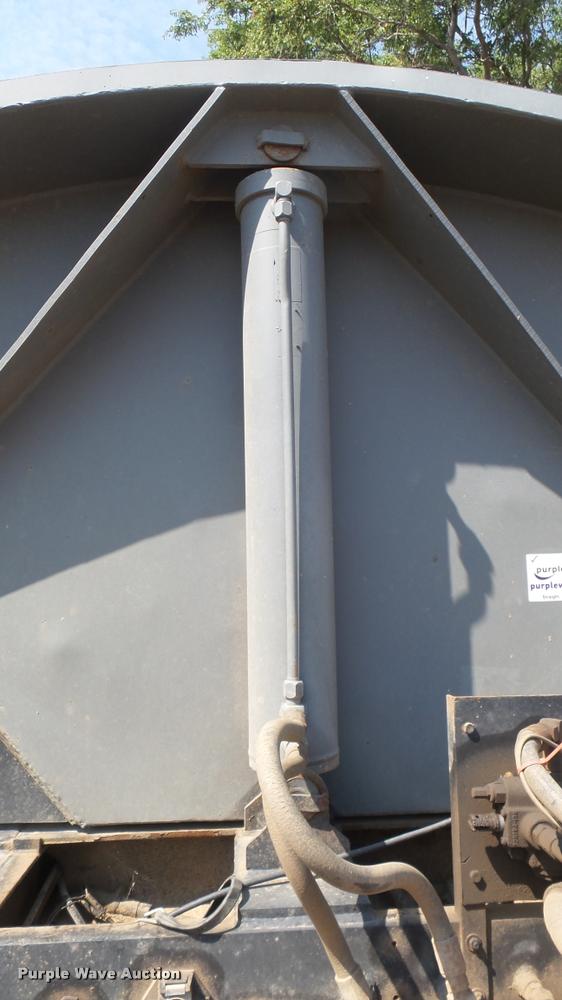 image for item DB3319 1997 Smithco SC2002 side dump trailer