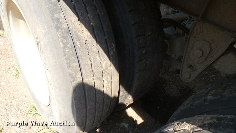 image for item DB3319 1997 Smithco SC2002 side dump trailer