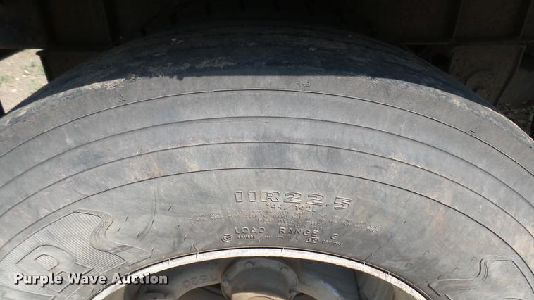 image for item DB3319 1997 Smithco SC2002 side dump trailer