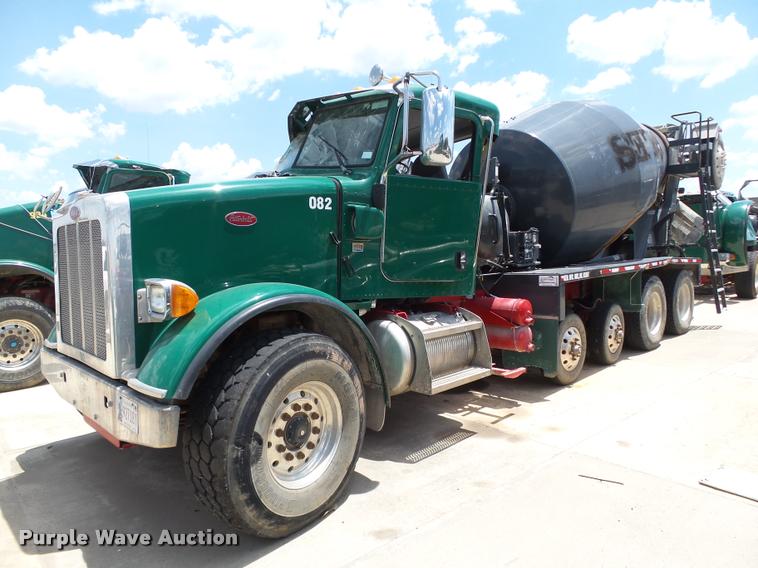 image for item DB4077 2015 Peterbilt 365 ready mix truck