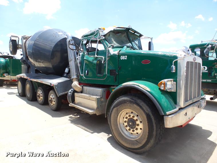 image for item DB4077 2015 Peterbilt 365 ready mix truck