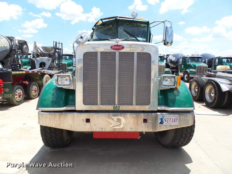 image for item DB4077 2015 Peterbilt 365 ready mix truck