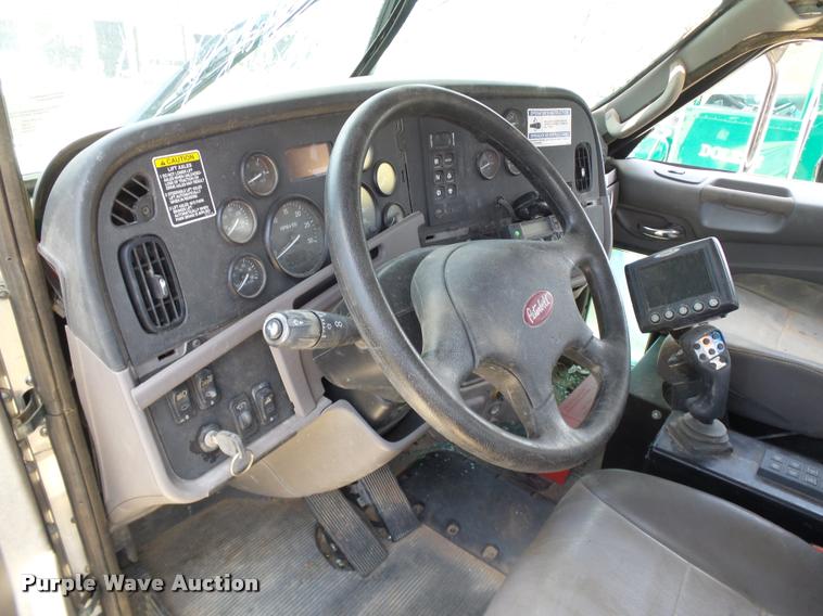 image for item DB4077 2015 Peterbilt 365 ready mix truck