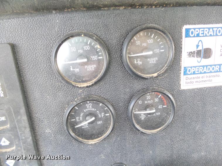 image for item DB4077 2015 Peterbilt 365 ready mix truck