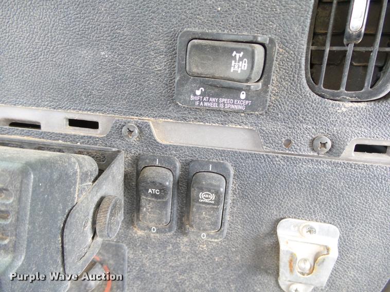 image for item DB4077 2015 Peterbilt 365 ready mix truck