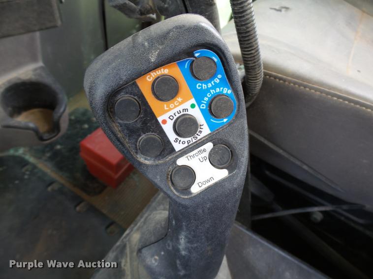 image for item DB4077 2015 Peterbilt 365 ready mix truck