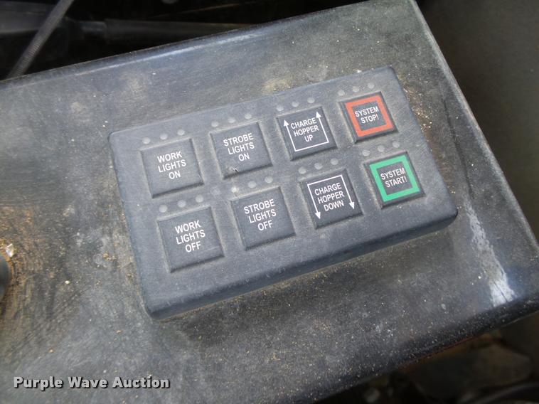 image for item DB4077 2015 Peterbilt 365 ready mix truck