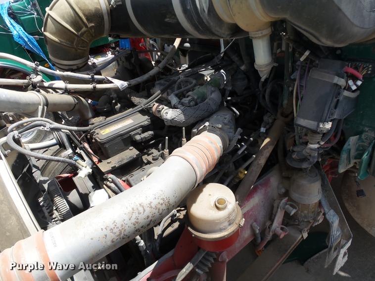 image for item DB4077 2015 Peterbilt 365 ready mix truck