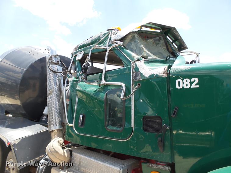 image for item DB4077 2015 Peterbilt 365 ready mix truck