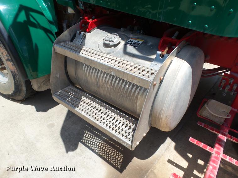 image for item DB4077 2015 Peterbilt 365 ready mix truck