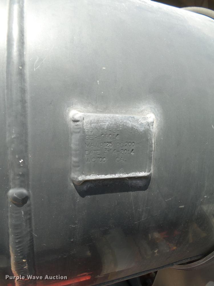 image for item DB4077 2015 Peterbilt 365 ready mix truck