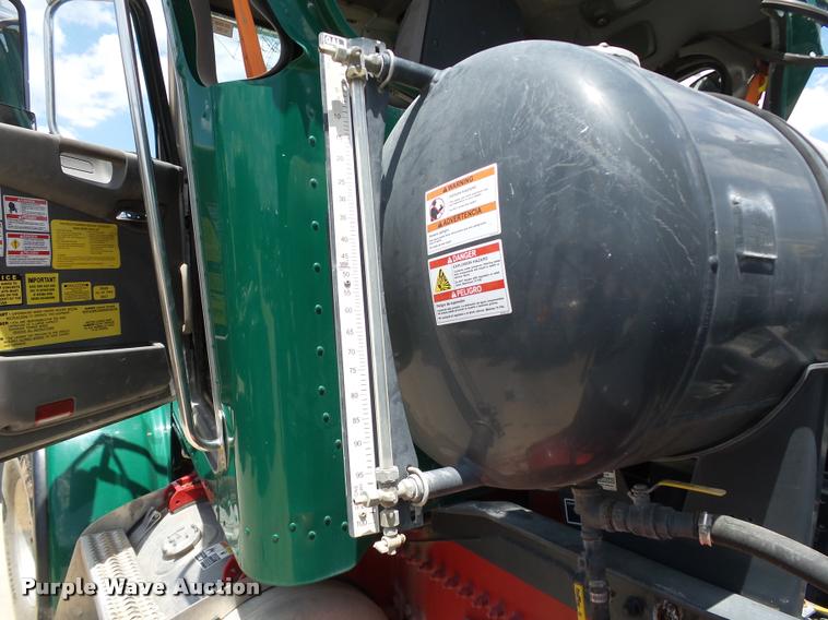 image for item DB4077 2015 Peterbilt 365 ready mix truck