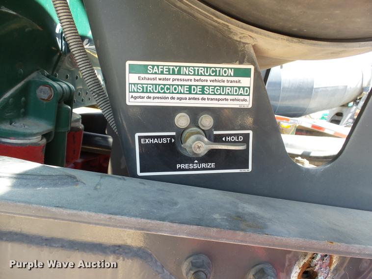 image for item DB4077 2015 Peterbilt 365 ready mix truck