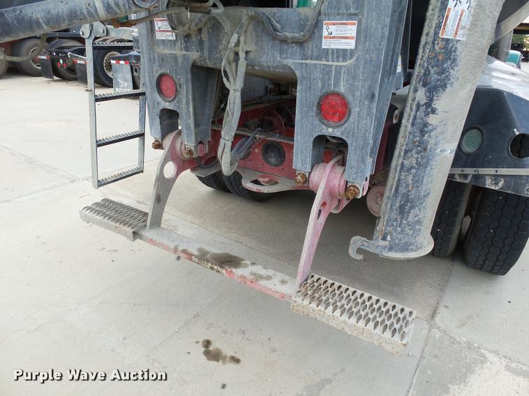 image for item DB4077 2015 Peterbilt 365 ready mix truck