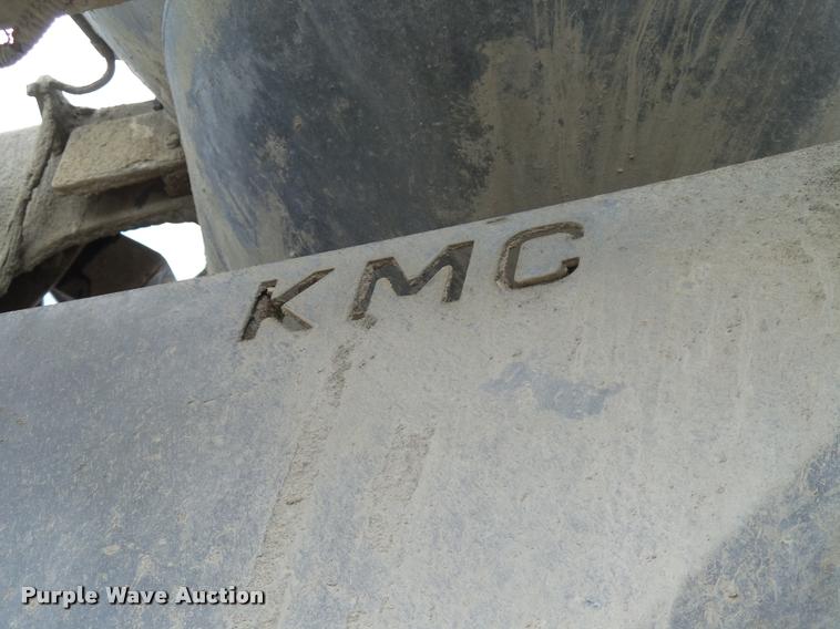 image for item DB4077 2015 Peterbilt 365 ready mix truck