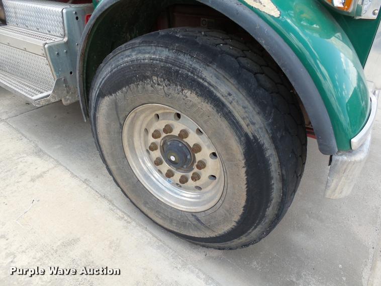 image for item DB4077 2015 Peterbilt 365 ready mix truck