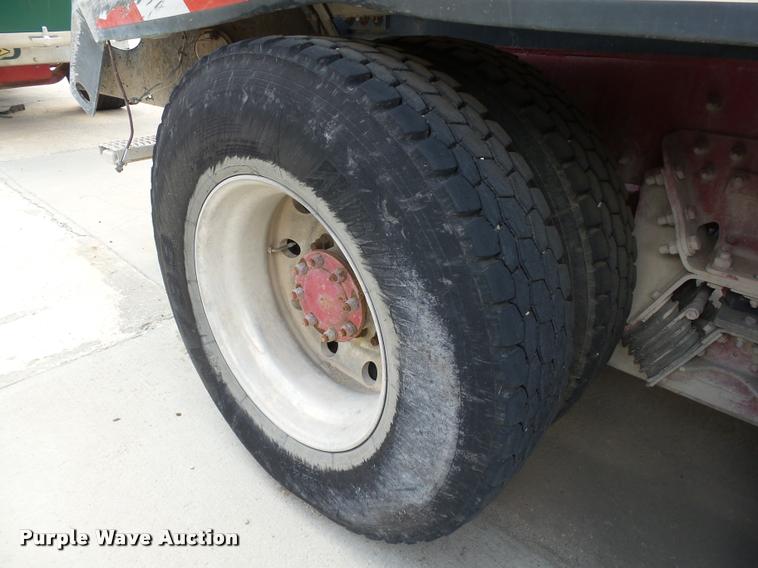 image for item DB4077 2015 Peterbilt 365 ready mix truck