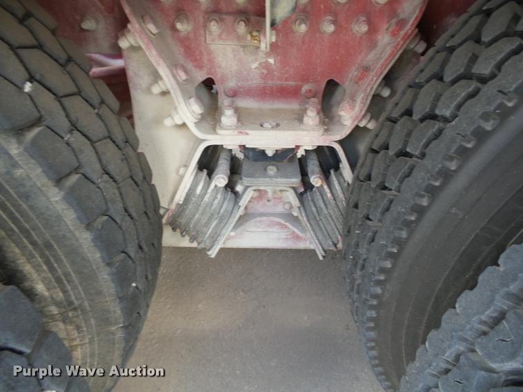 image for item DB4077 2015 Peterbilt 365 ready mix truck