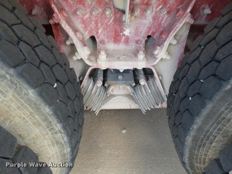 image for item DB4077 2015 Peterbilt 365 ready mix truck