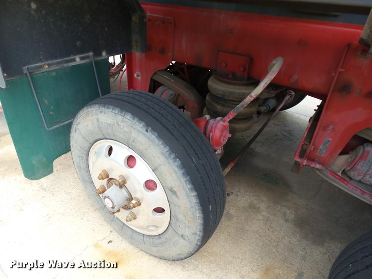 image for item DB4077 2015 Peterbilt 365 ready mix truck