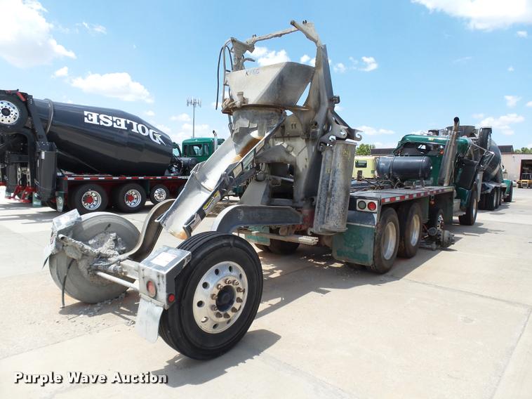 image for item DB4078 2013 Peterbilt 365 ready mix truck