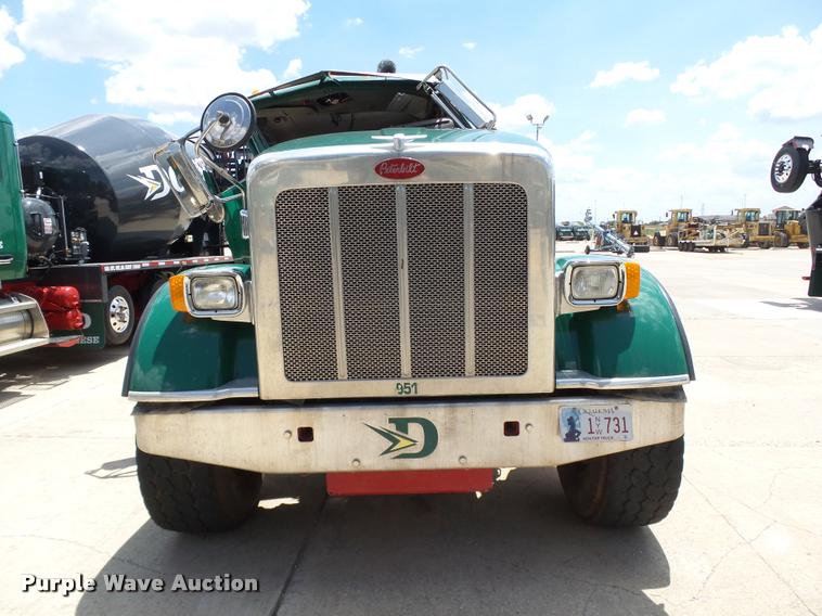 image for item DB4078 2013 Peterbilt 365 ready mix truck