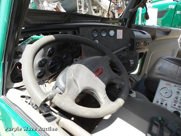 image for item DB4078 2013 Peterbilt 365 ready mix truck