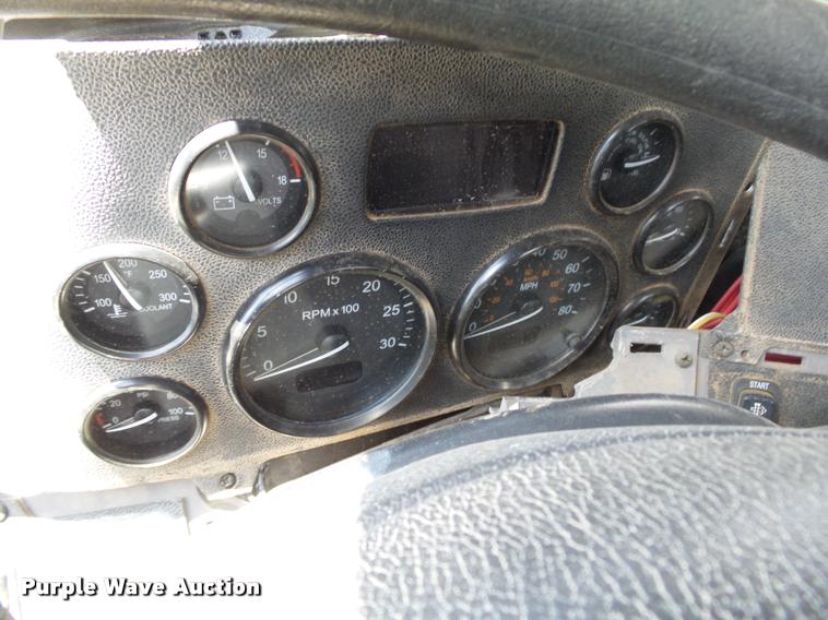 image for item DB4078 2013 Peterbilt 365 ready mix truck